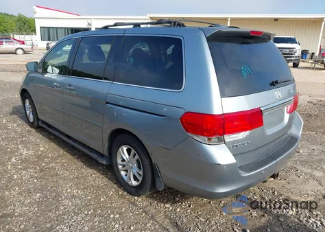 2008 Honda Odyssey Touring z USA, uszkodzony, nr VIN 5FNRL38828B083308